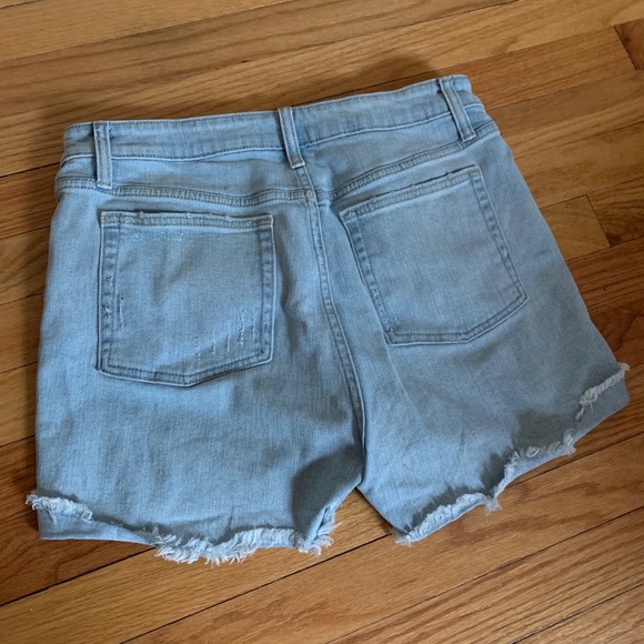 Cute frayed Jean shorts! - Picture 3 of 3